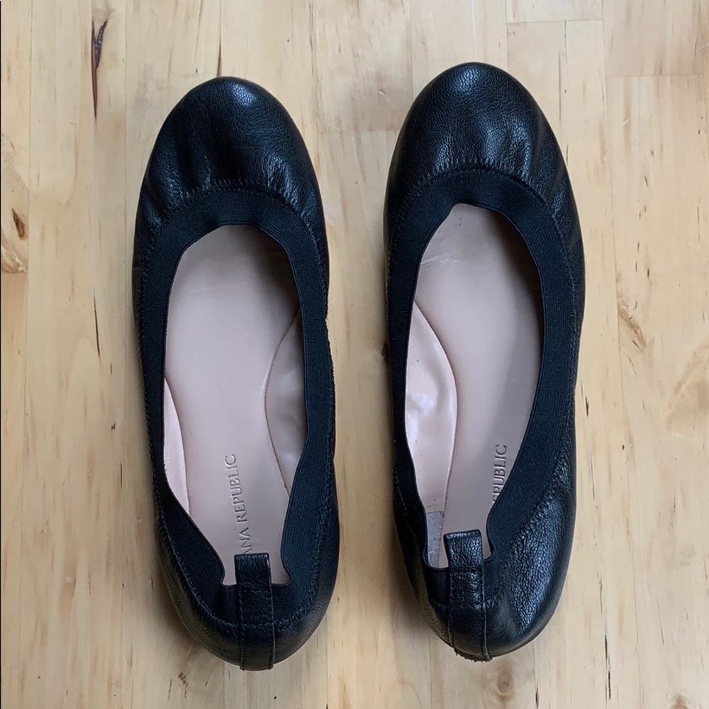 Banana Republic Black Pebbled Leather Flats 6.5